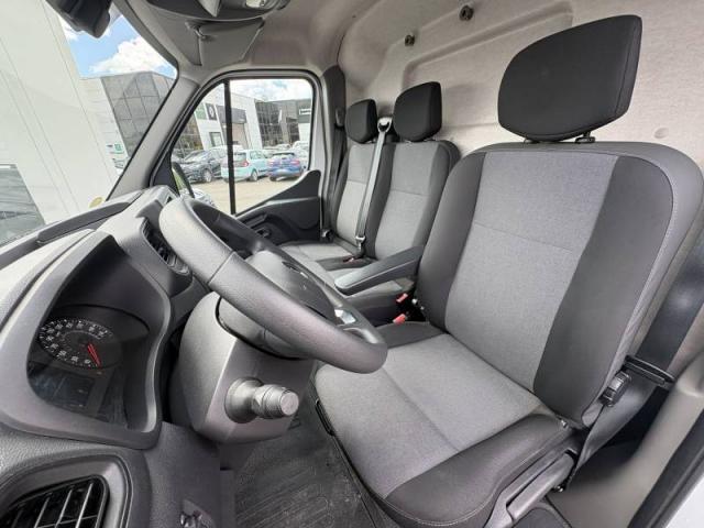 Renault Master image 2