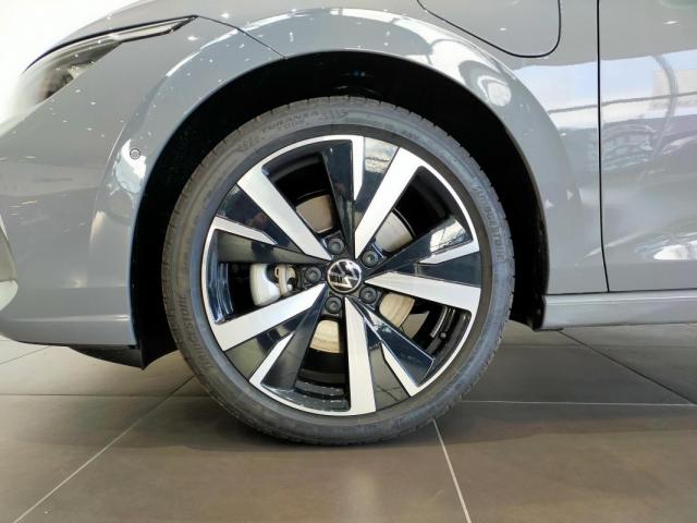 Volkswagen Golf image 8