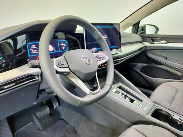 Volkswagen Golf image 9