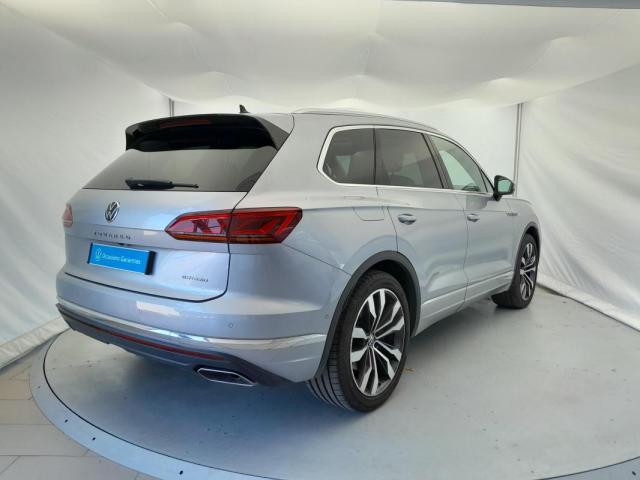 Volkswagen Touareg image 8
