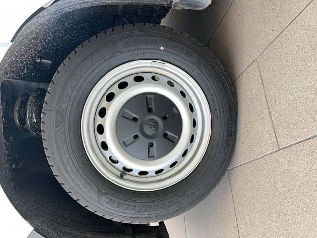 Volkswagen Transporter image 6