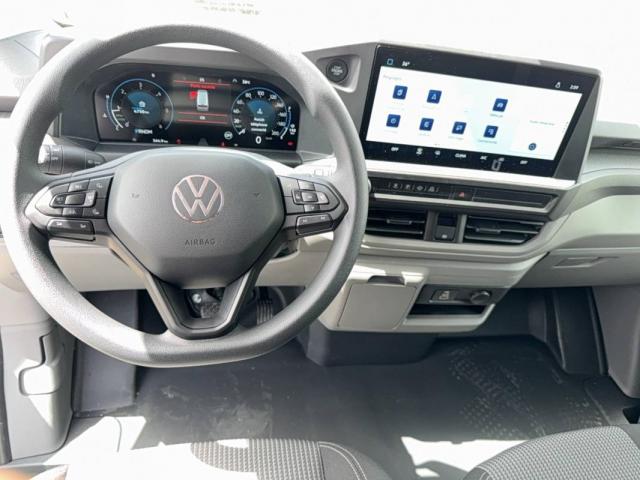 Volkswagen Transporter image 2
