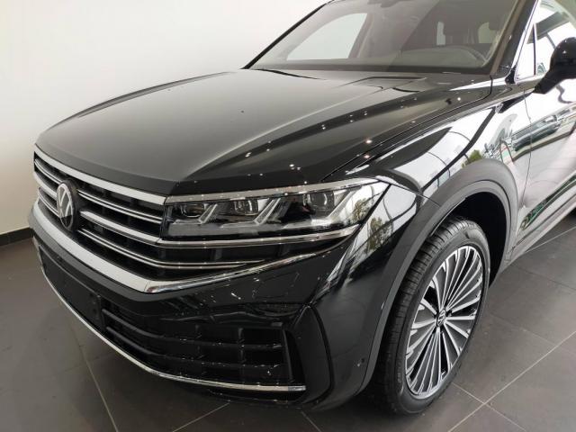 Volkswagen Touareg image 1