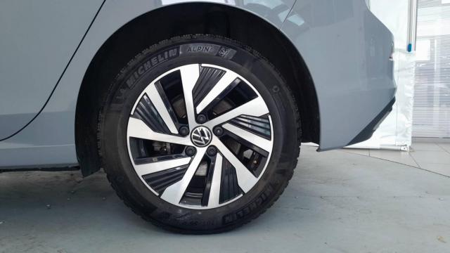 Volkswagen Golf image 4