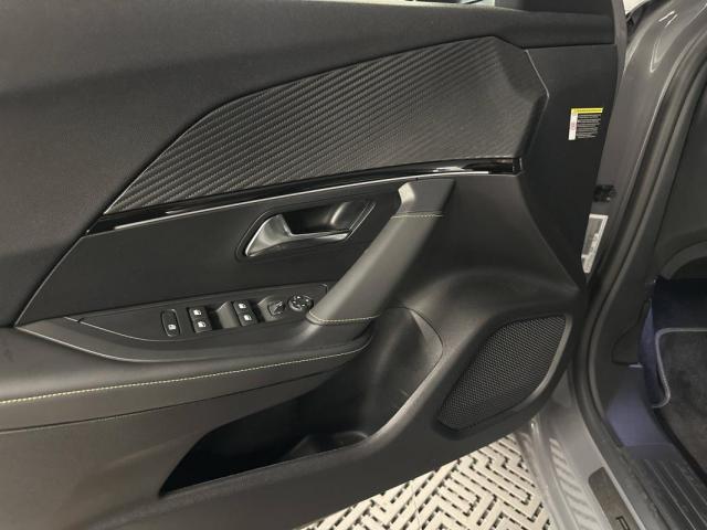 Peugeot 2008 image 8