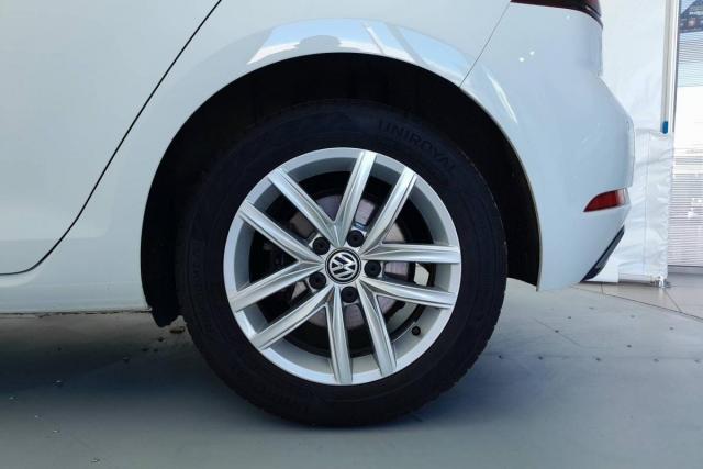Volkswagen Golf image 4