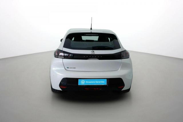 Peugeot 208 image 9