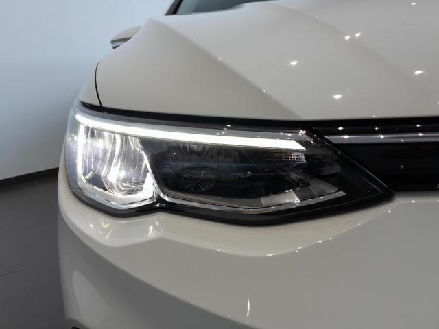 Volkswagen Golf image 9