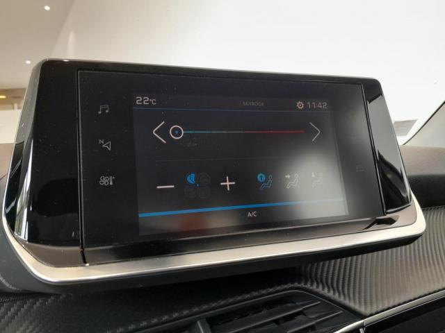 Peugeot 2008 image 2