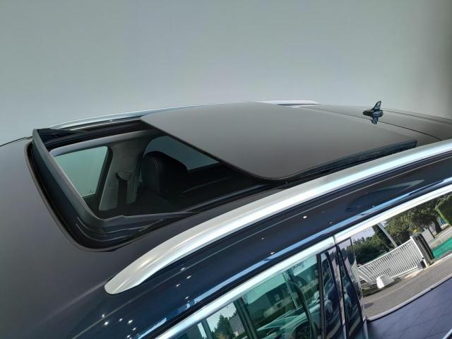 Volkswagen Touareg image 2
