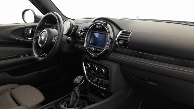 Mini Clubman image 3