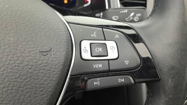Volkswagen T-Roc image 8