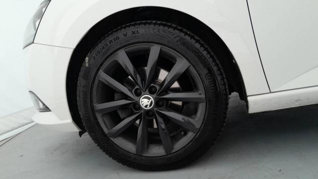 Skoda Fabia image 9