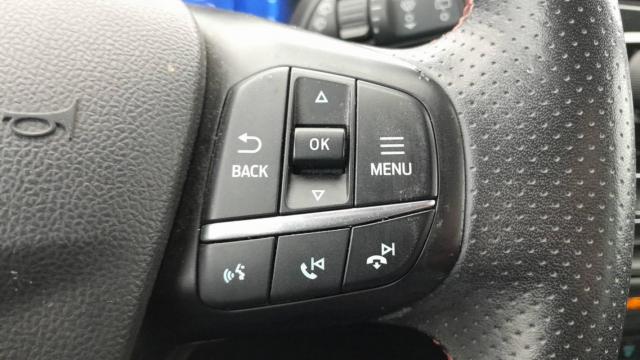 Ford Kuga image 9