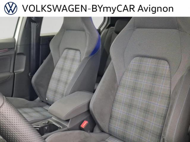 Volkswagen Golf image 8