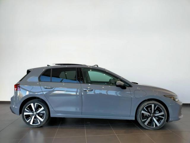 Volkswagen Golf image 9