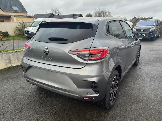 Renault Clio image 2