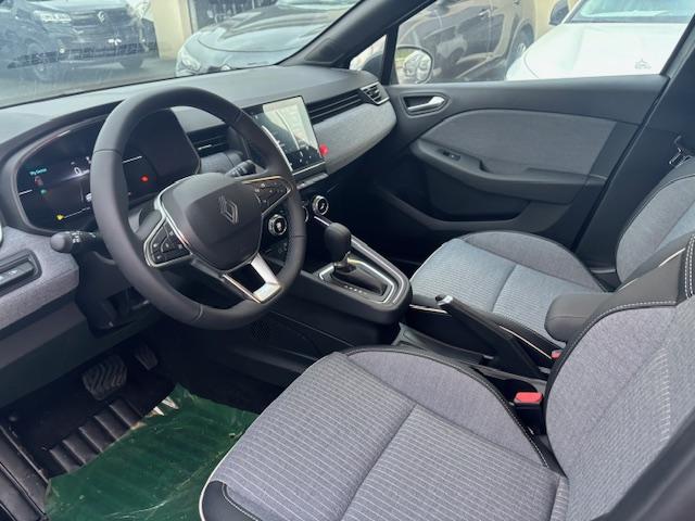 Renault Clio image 9