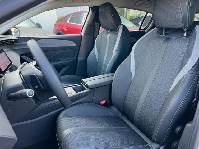 Peugeot 308 image 2