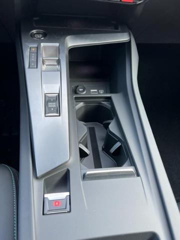 Peugeot 308 image 1