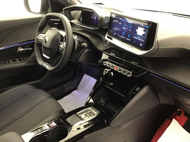 Peugeot 2008 image 9