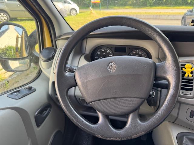 Renault Trafic image 1