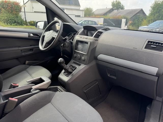 Opel Zafira image 8