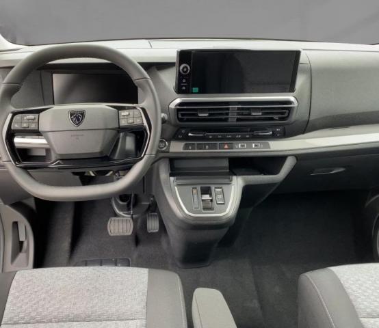 Peugeot Traveller image 2
