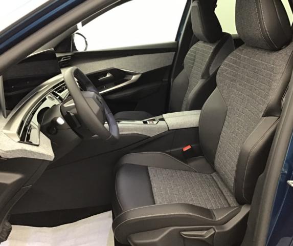 Peugeot 3008 image 2