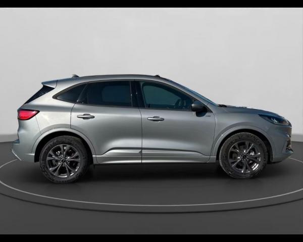 Ford Kuga image 1