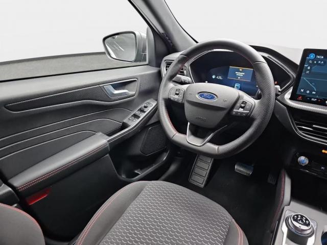 Ford Kuga image 7