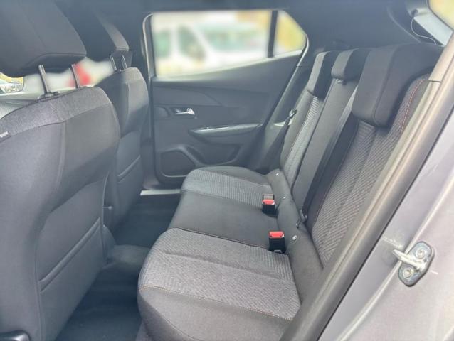 Peugeot 2008 image 8