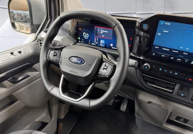Ford Transit Custom image 1
