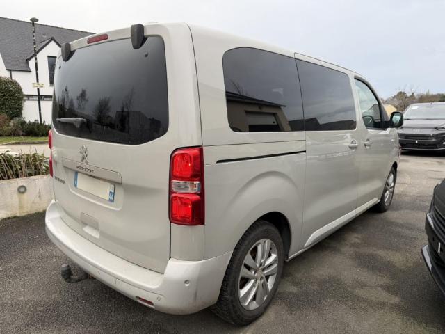 Peugeot Traveller image 2