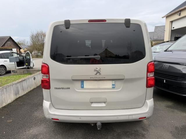 Peugeot Traveller image 1