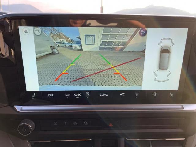 Volkswagen Transporter image 8