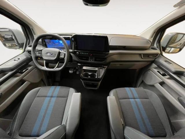 Ford Transit Custom image 1