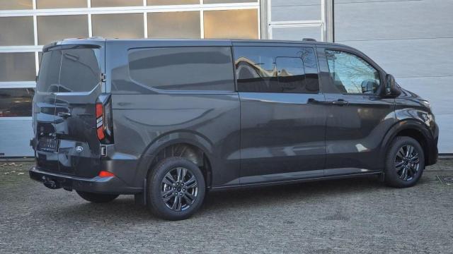 Ford Transit Custom image 2