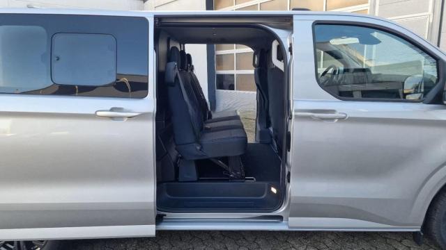 Ford Transit Custom image 2