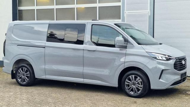 Ford Transit Custom image 2