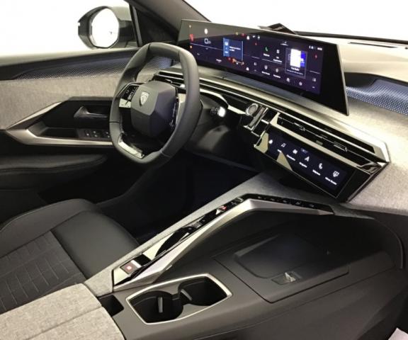 Peugeot 5008 image 8