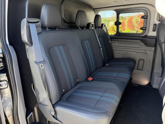 Ford Transit Custom image 2