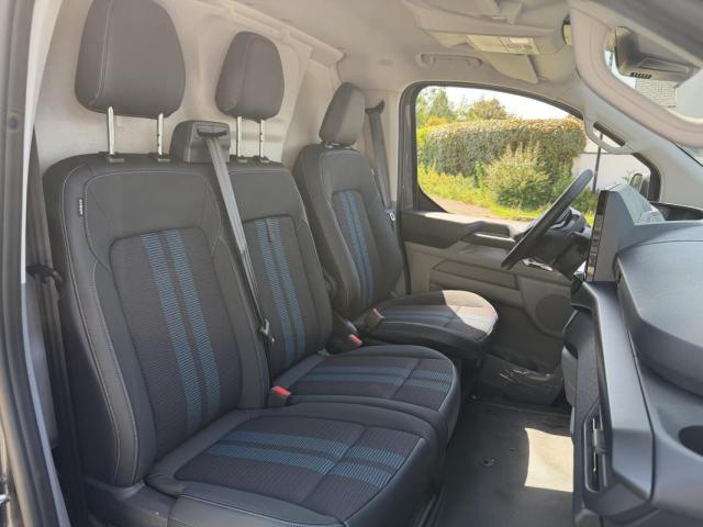 Ford Transit Custom image 2