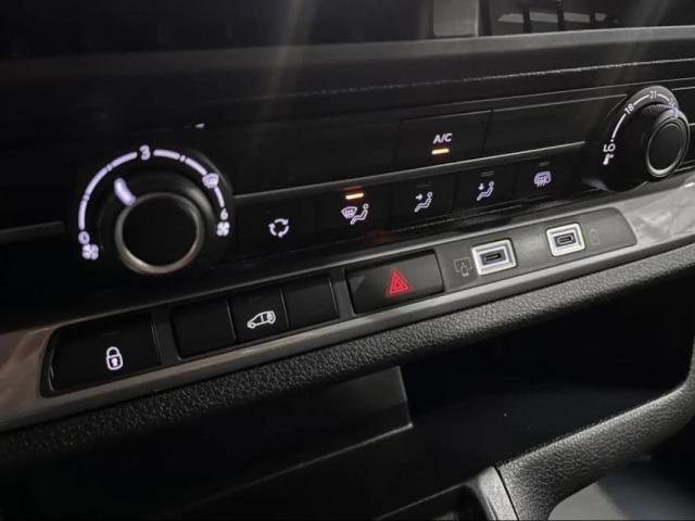 Peugeot Expert image 1