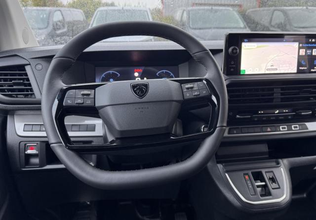 Peugeot Traveller image 2