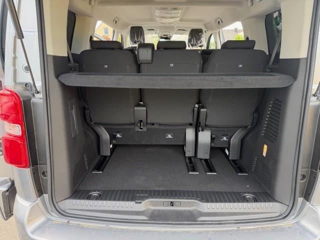 Peugeot Traveller image 1