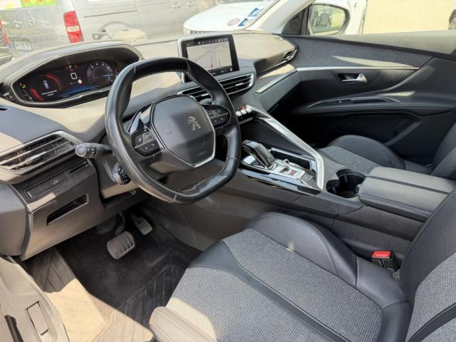 Peugeot 5008 image 1