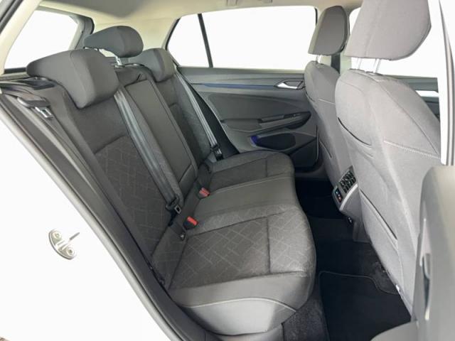 Volkswagen Golf image 9