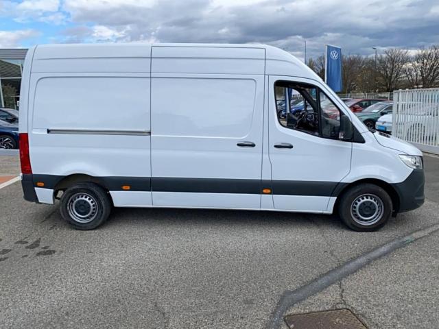 Mercedes Benz Sprinter image 2