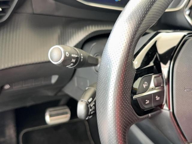 Peugeot 208 image 5
